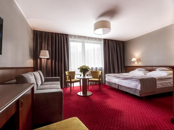 Hotel Konradówka Wellness & SPA - 300 metrów do centrum : photo 1 de la chambre chambre double supérieure