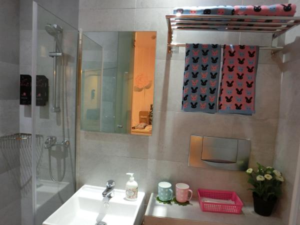 Champion Hotel : photo 6 de la chambre  chambre dessins animés sans fenêtre