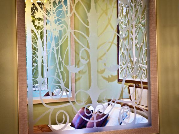 Château Monfort - Relais & Châteaux : photo 5 de la chambre chambre double ou lits jumeaux deluxe avec accès au spa