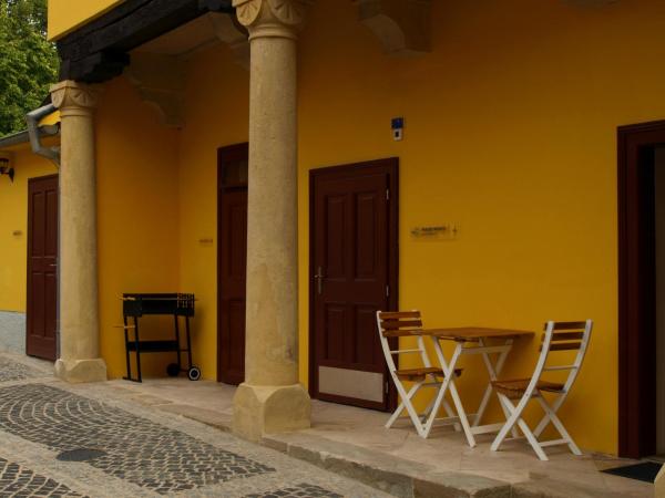 Ciszterci Szállás Pécs : photo 2 de la chambre chambre simple - accessible aux personnes à mobilité réduite