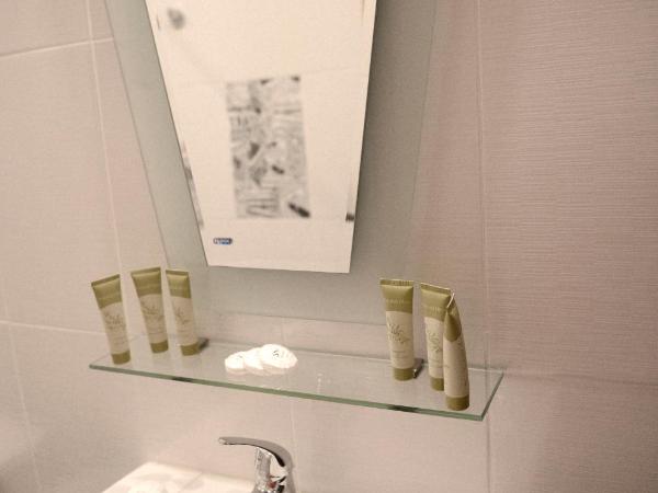 Phidias Hotel : photo 9 de la chambre chambre quadruple