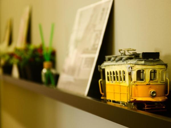 Alvalade II Airport Guest House : photo 6 de la chambre chambre triple Économique avec salle de bains commune