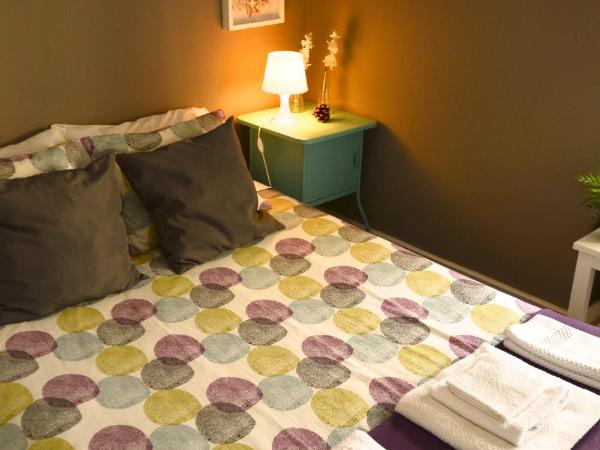 Alvalade II Airport Guest House : photo 8 de la chambre chambre double avec salle de bains commune