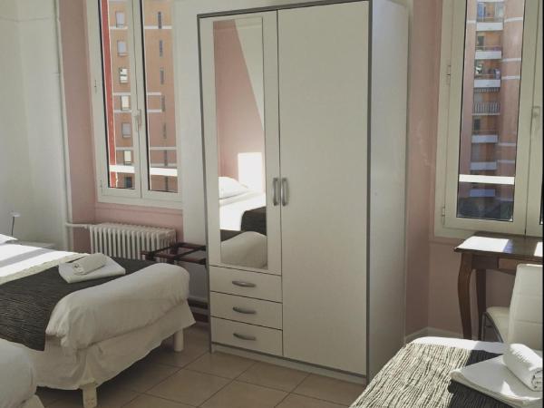 Hotel Danemark : photo 1 de la chambre chambre supérieure (2 ou 3 lits simples)