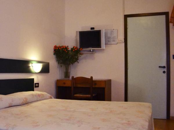 Hotel Rex : photo 4 de la chambre 2 chambres communicantes