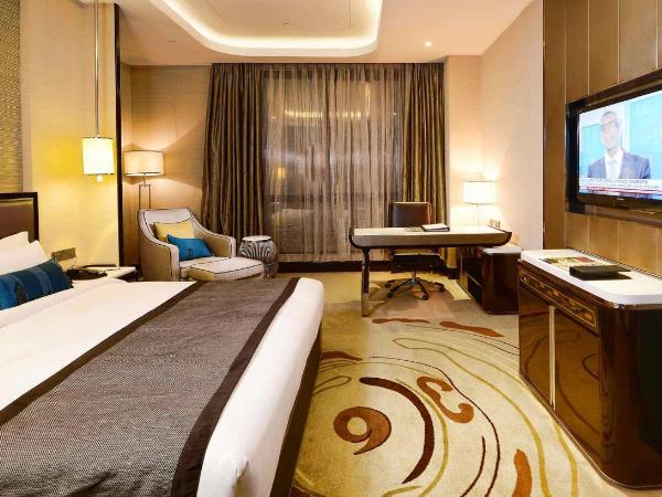 Pacific Regency Hotel Suites : photo 4 de la chambre suite de luxe premier lit king-size