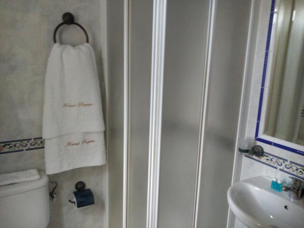 Hostal Paquita : photo 7 de la chambre chambre double ou lits jumeaux