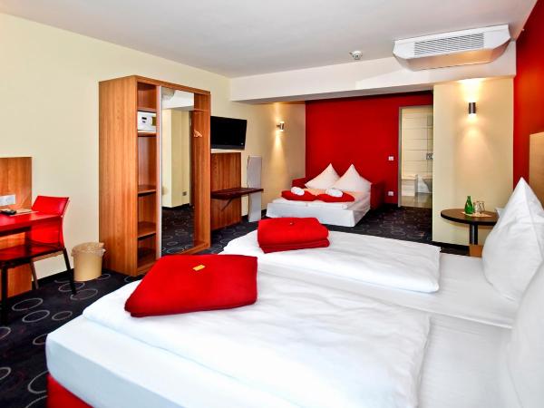 Hotel Central : photo 5 de la chambre chambre double avec canapé-lit