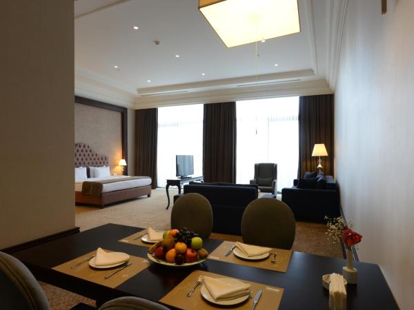 Vialand Palace Hotel : photo 2 de la chambre suite lune de miel