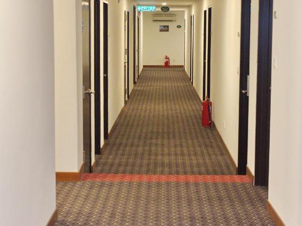 Molek Garden Hotel : photo 3 de la chambre chambre lit queen-size supérieure - sans fenêtre