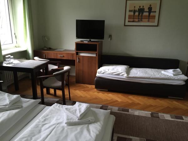 Pension Classic : photo 9 de la chambre chambre triple