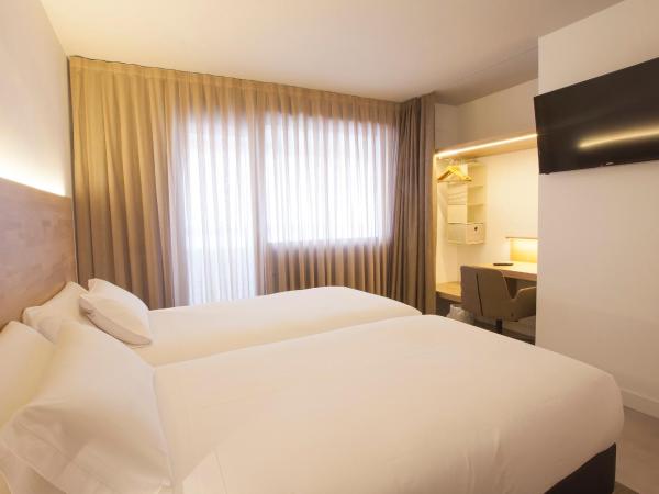 Hotel A Pamplona : photo 9 de la chambre chambre double ou lits jumeaux supérieure