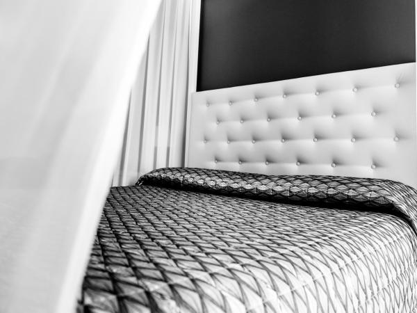 Albergo Del Sedile : photo 6 de la chambre suite lit queen-size avec baignoire spa