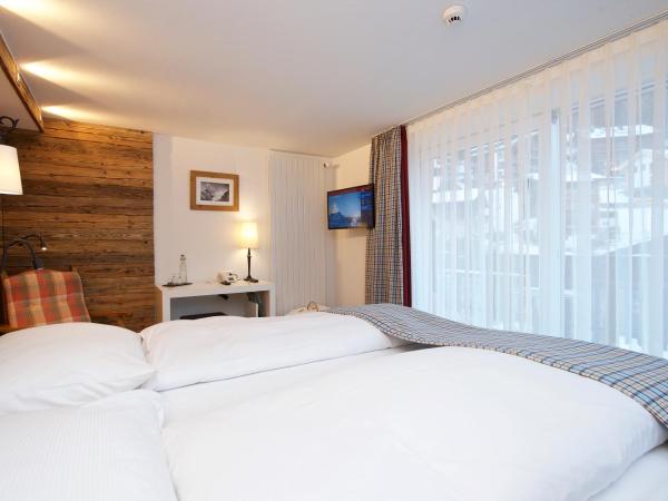 Hotel Bella Vista Zermatt : photo 3 de la chambre chambre double panorama avec balcon - vue sur cervin