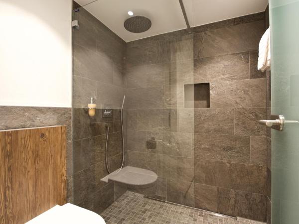 Hotel Bella Vista Zermatt : photo 6 de la chambre chambre double romantique avec balcon - vue sur cervin