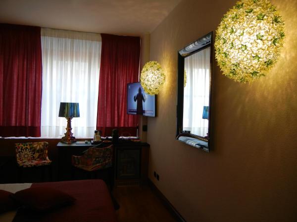 Delle Nazioni Milan Hotel : photo 10 de la chambre chambre double supérieure pour occupation simple