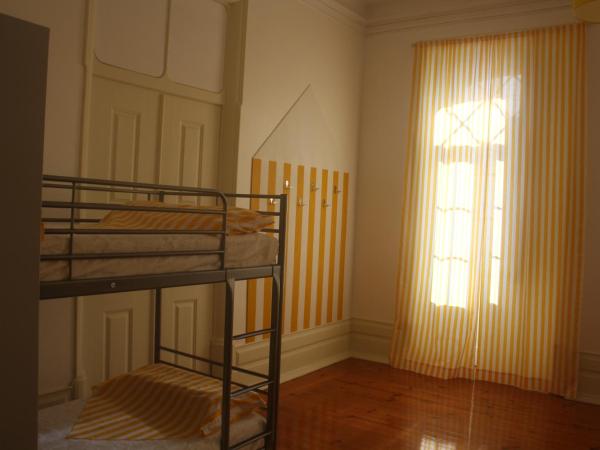 Hostel 402 : photo 4 de la chambre dortoir mixte de 6 lits