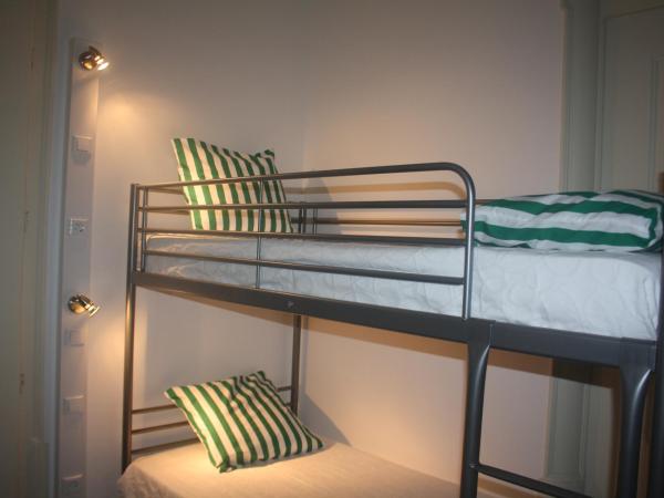 Hostel 402 : photo 6 de la chambre dortoir mixte