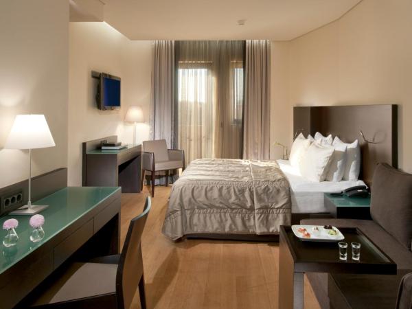 O&B Athens Boutique Hotel : photo 2 de la chambre suite junior avec terrasse privée