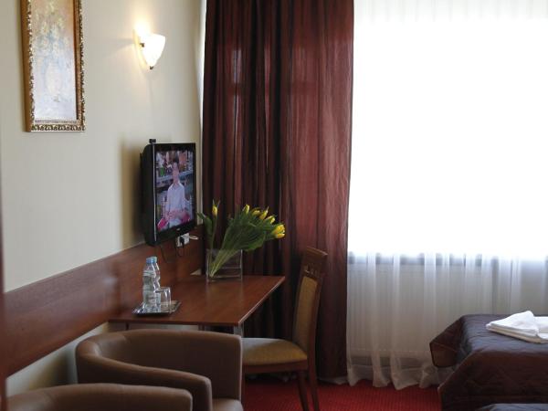 HotelsLublin : photo 3 de la chambre chambre double ou lits jumeaux