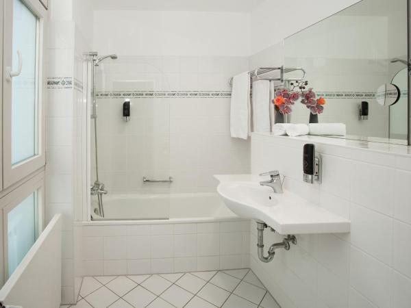 Centro Hotel National Frankfurt City : photo 3 de la chambre chambre triple standard