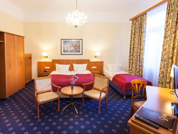 Centro Hotel National Frankfurt City : photo 2 de la chambre chambre triple standard