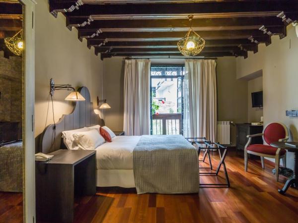 Palacio de Mariana Pineda : photo 6 de la chambre chambre double de luxe - vue sur alhambra