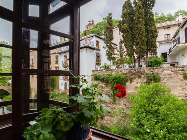 Palacio de Mariana Pineda : photo 3 de la chambre chambre double de luxe - vue sur alhambra