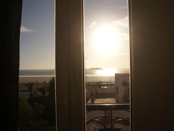 Résidence Louzani : photo 3 de la chambre appartement - vue sur mer