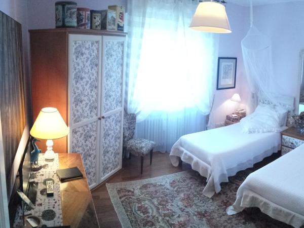 Teapot House : photo 3 de la chambre chambre double ou lits jumeaux avec salle de bains privative externe