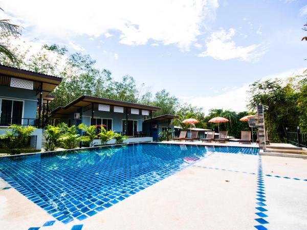 Chomphu Resort : photo 4 de la chambre studio - vue sur piscine 