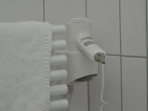 Gästehaus im Priesterseminar Salzburg : photo 7 de la chambre chambre double familiale