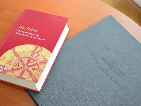 Gästehaus im Priesterseminar Salzburg : photo 8 de la chambre chambre lits jumeaux standard