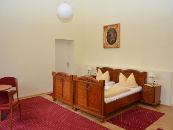 Gästehaus im Priesterseminar Salzburg : photo 9 de la chambre chambre double familiale