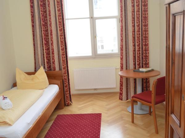 Gästehaus im Priesterseminar Salzburg : photo 10 de la chambre chambre simple