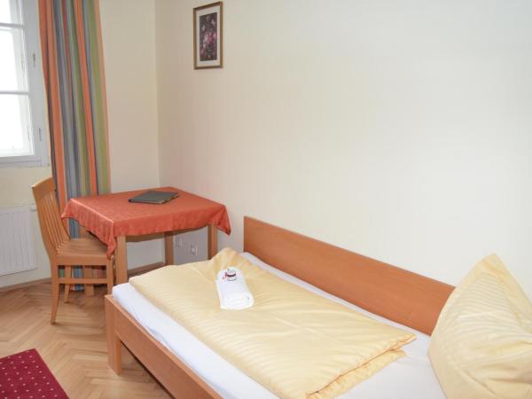 Gästehaus im Priesterseminar Salzburg : photo 9 de la chambre chambre simple