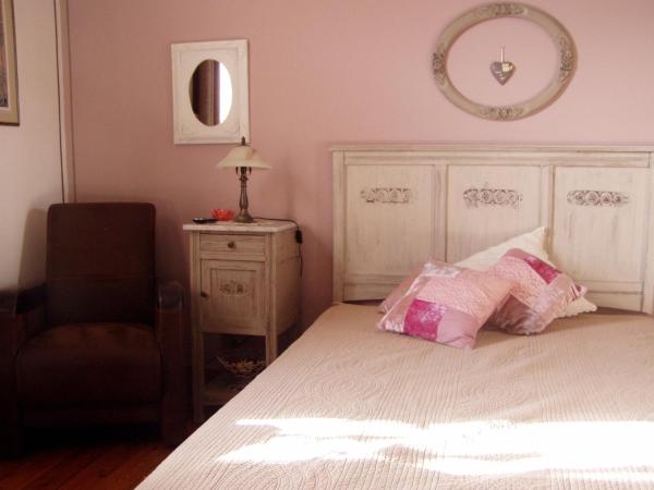 B&B Le Bonimenteur : photo 2 de la chambre art nouveau - chambre double avec baignoire