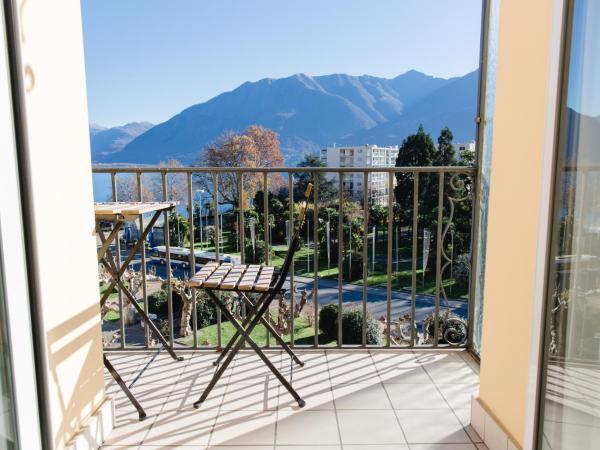 Hotel Du Lac : photo 2 de la chambre chambre double avec balcon – vue sur lac