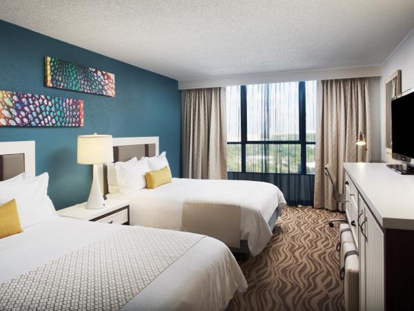 Wyndham Lake Buena Vista Resort Disney Springs® Resort Area : photo 3 de la chambre chambre lit queen-size - vue sur lac