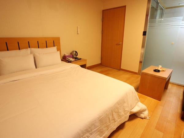 Prince Hotel : photo 2 de la chambre chambre double affaires