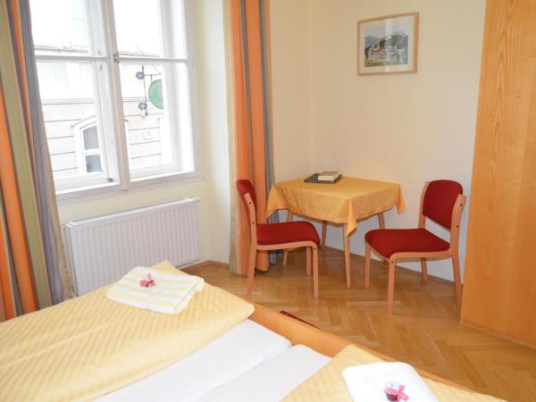 Gästehaus im Priesterseminar Salzburg : photo 4 de la chambre chambre double standard