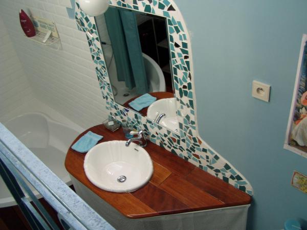 B&B Le Bonimenteur : photo 6 de la chambre art nouveau - chambre double avec baignoire