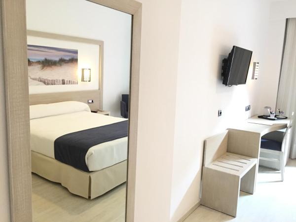 Hotel Spa Cádiz Plaza : photo 2 de la chambre chambre triple