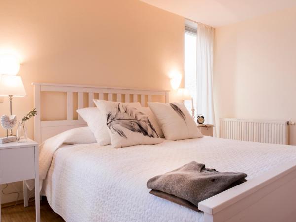 Parkside Apartment House : photo 1 de la chambre appartement 2 chambres avec balcon