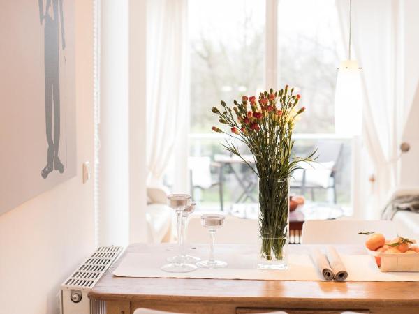 Parkside Apartment House : photo 3 de la chambre appartement 1 chambre avec balcon