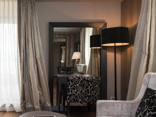Lausanne Palace : photo 6 de la chambre chambre double ou lits jumeaux deluxe - vue sur lac