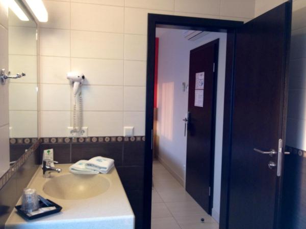 Hotel Pax : photo 8 de la chambre chambre double lits jumeaux