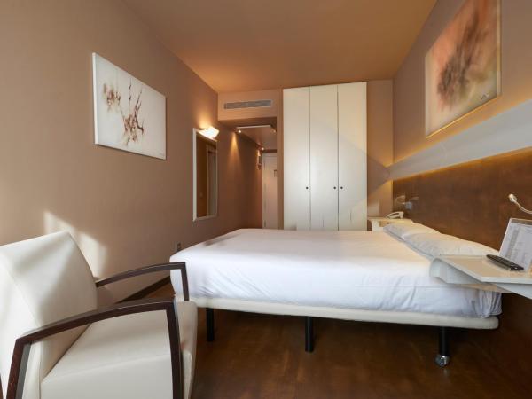 Silken Monumental Naranco : photo 2 de la chambre chambre lit queen-size