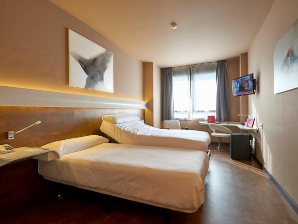 Silken Monumental Naranco : photo 1 de la chambre chambre lits jumeaux