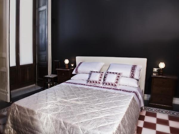 Art Fashion House Luxury Rooms : photo 10 de la chambre suite avec balcon